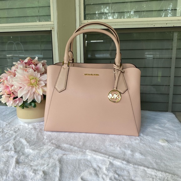 Michael Kors Handbags - Michael Kors Kimberly satchel